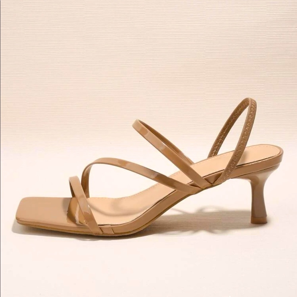 Sandals 7.5 kitten heels NWOT